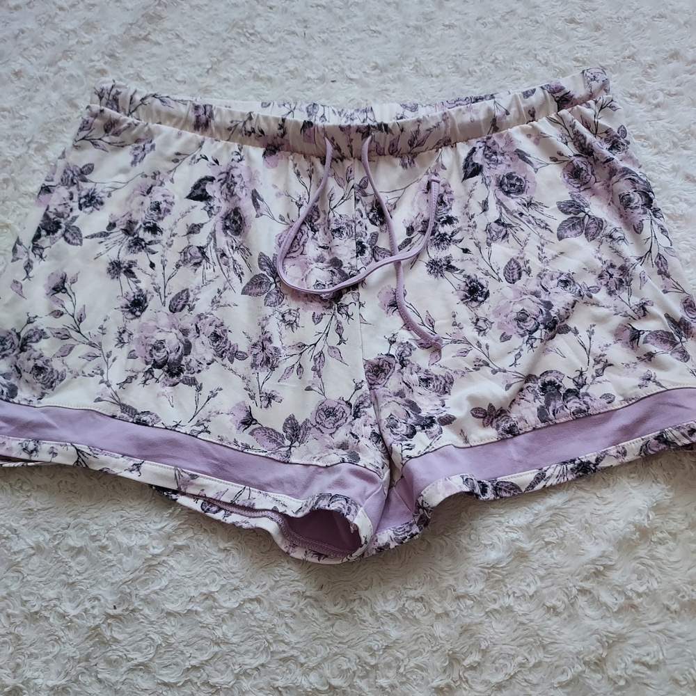 Vince Camuto White & Lavender Floral Loungewear Sleep Shorts Comfy Relaxed Large
